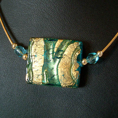 Chunky Cube Gold Lines - Image 3